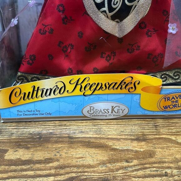 Brass Key Cultured Keepsakes Porcelain China Doll 2006 Collector's - Picture 3 of 7